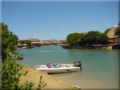 Canal Home